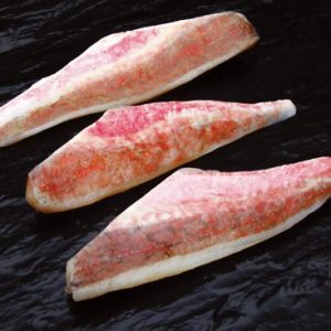 Raudonosios Barzdotės filė su oda